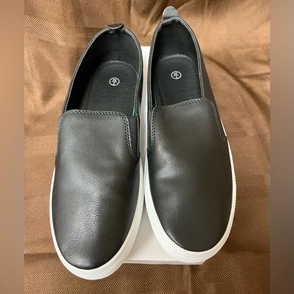 Black Vegan leather sneakers - Picture 4 of 4